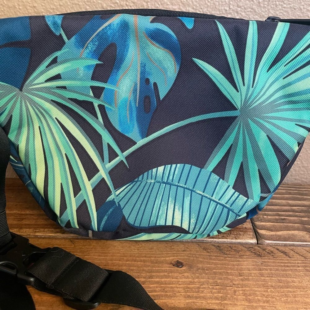 Herschel Tropical Print Fanny Pack - Picture 6 of 14